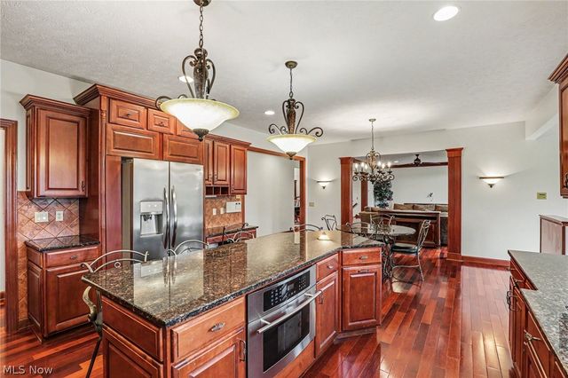 6291 Maypine Farm Boulevard, Highland Heights, OH 44143