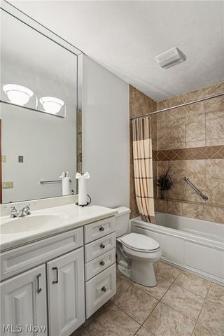 6291 Maypine Farm Boulevard, Highland Heights, OH 44143