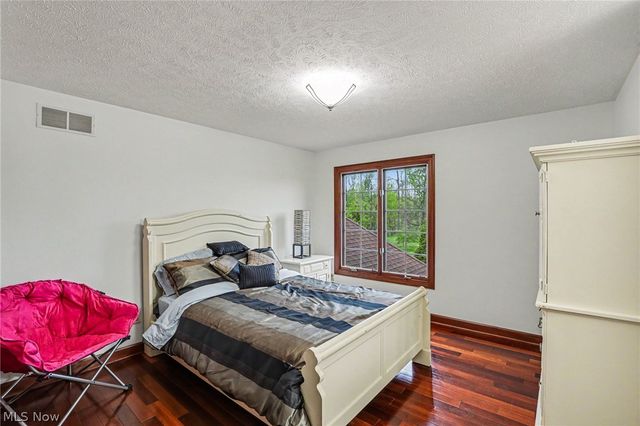 6291 Maypine Farm Boulevard, Highland Heights, OH 44143