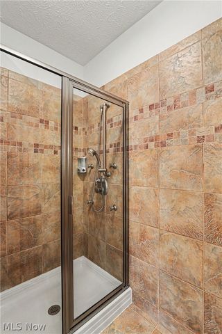 6291 Maypine Farm Boulevard, Highland Heights, OH 44143