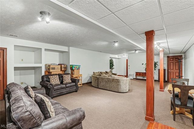 6291 Maypine Farm Boulevard, Highland Heights, OH 44143