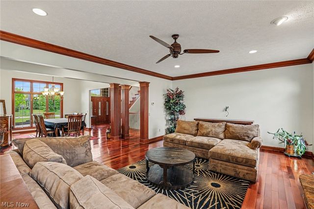 6291 Maypine Farm Boulevard, Highland Heights, OH 44143
