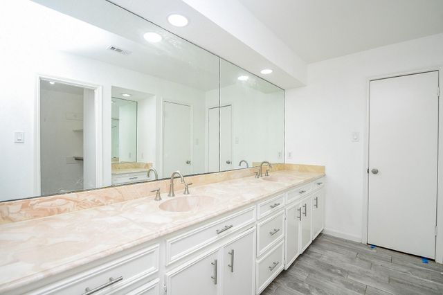 7822 Albin Lane, Houston, TX 77071