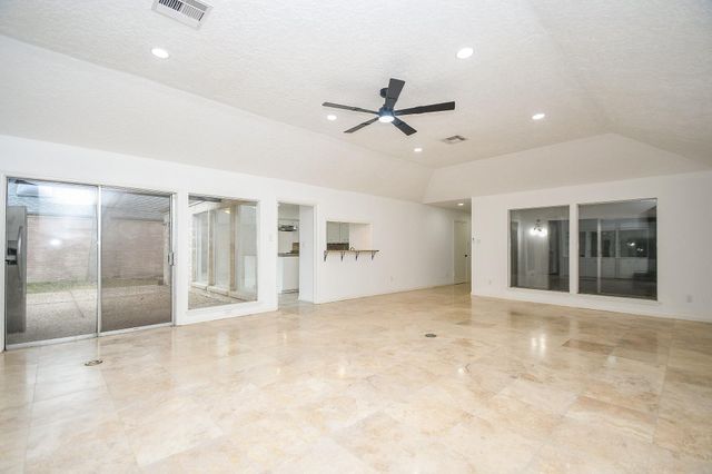 7822 Albin Lane, Houston, TX 77071