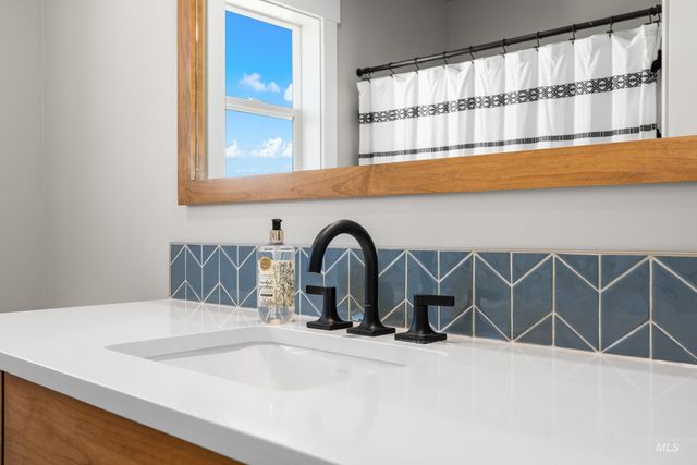 4580 E Musselshell Dr., Nampa, ID 83687