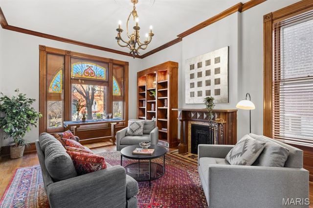 2346 Albion Place, St Louis, MO 63104