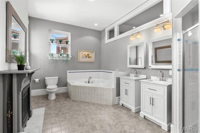 2346 Albion Place, St Louis, MO 63104