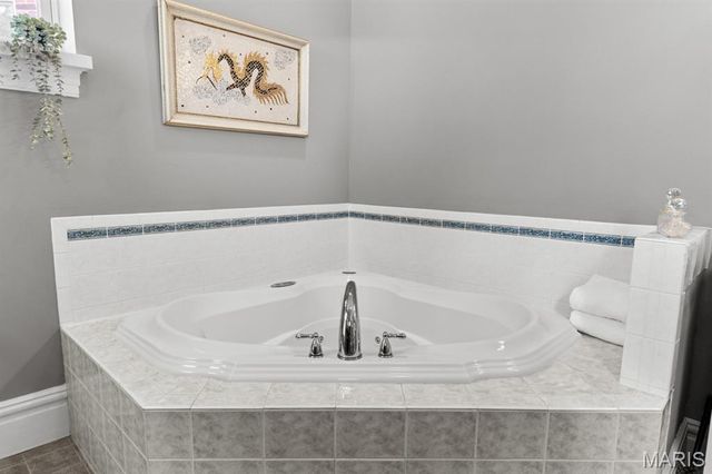 2346 Albion Place, St Louis, MO 63104