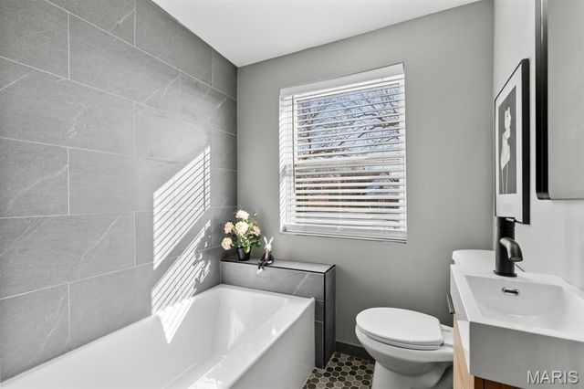 2346 Albion Place, St Louis, MO 63104