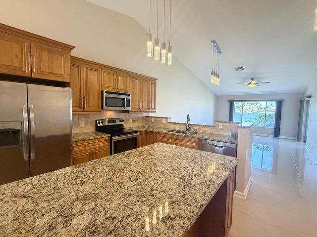 8419 Long Bay, West Palm Beach, FL 33411