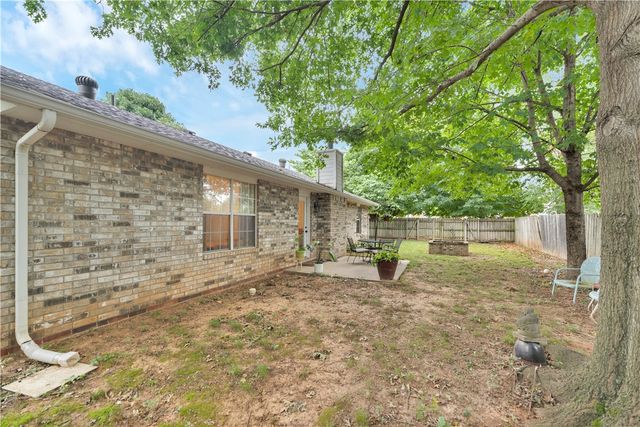 4245 W Patrick Street, Fayetteville, AR 72704