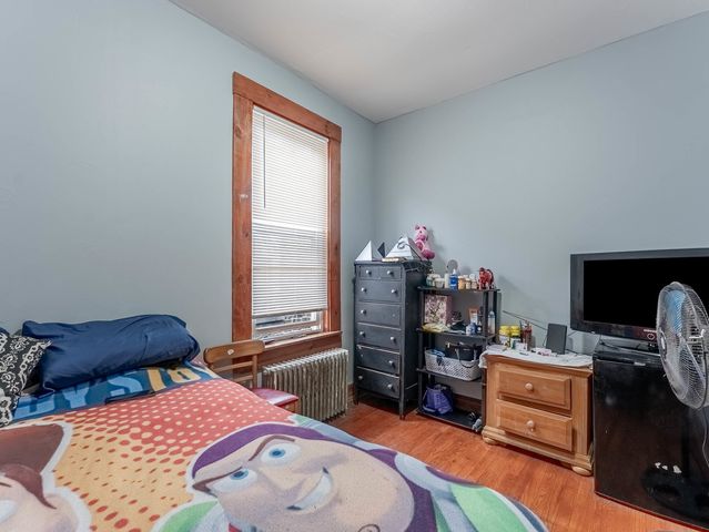 4044 W Potomac Avenue, Chicago, IL 60651