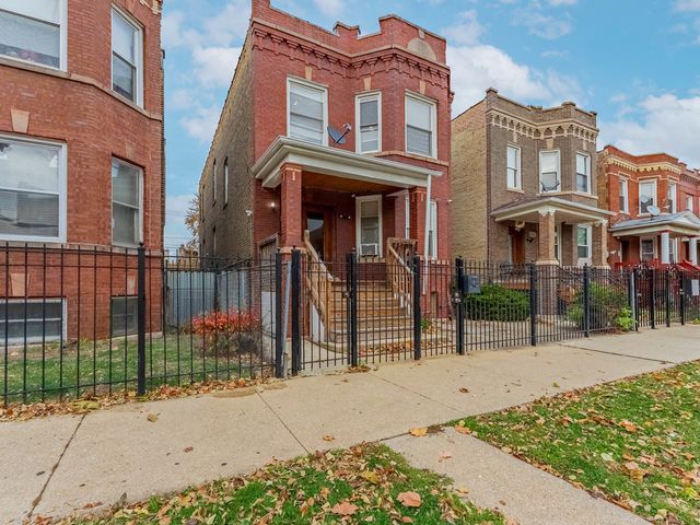 4044 W Potomac Avenue, Chicago, IL 60651