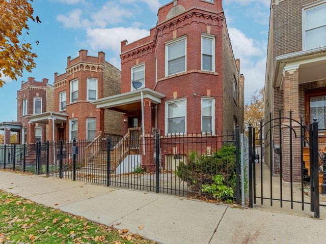 4044 W Potomac Avenue, Chicago, IL 60651