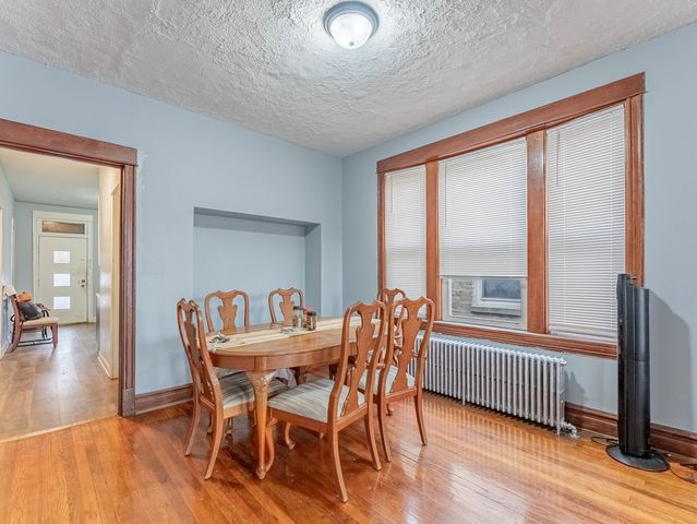 4044 W Potomac Avenue, Chicago, IL 60651