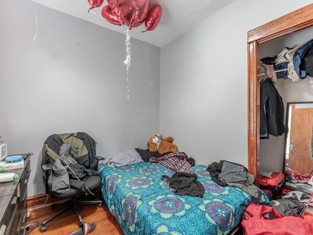 4044 W Potomac Avenue, Chicago, IL 60651