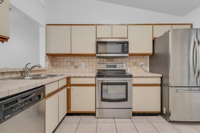 2432 KING OAK COURT, St Cloud, FL 34769