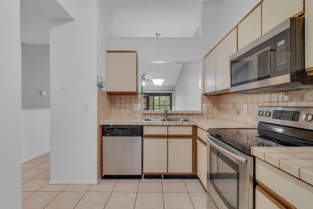 2432 KING OAK COURT, St Cloud, FL 34769