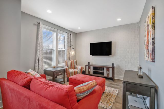 1077 E Trinity Ln Apt 307, Nashville, TN 37216