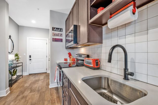 1077 E Trinity Ln Apt 307, Nashville, TN 37216