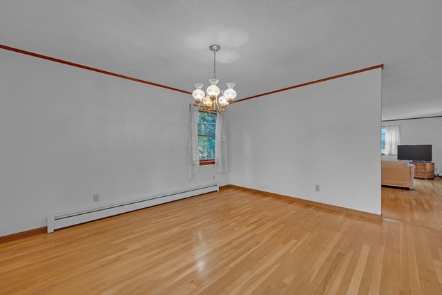 20 Brentwood Dr, Dudley, MA 01571