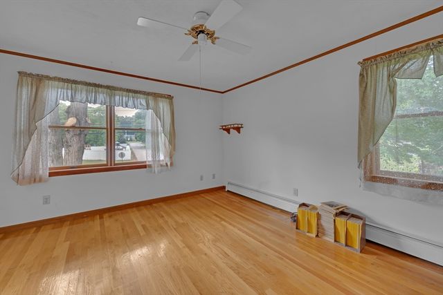 20 Brentwood Dr, Dudley, MA 01571