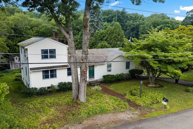 20 Brentwood Dr, Dudley, MA 01571