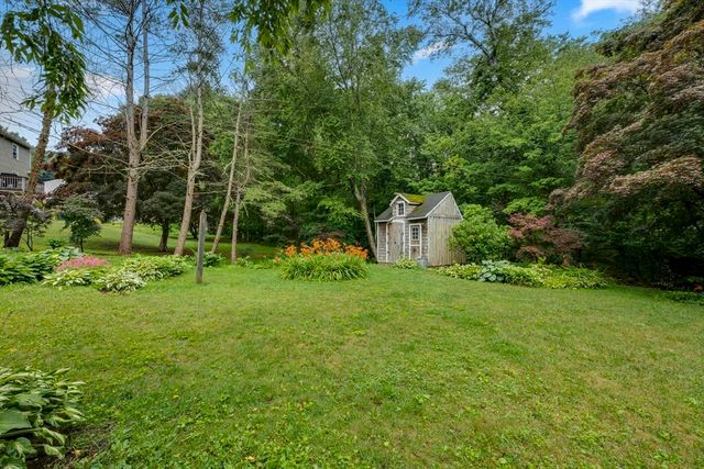 20 Brentwood Dr, Dudley, MA 01571