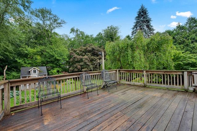 20 Brentwood Dr, Dudley, MA 01571