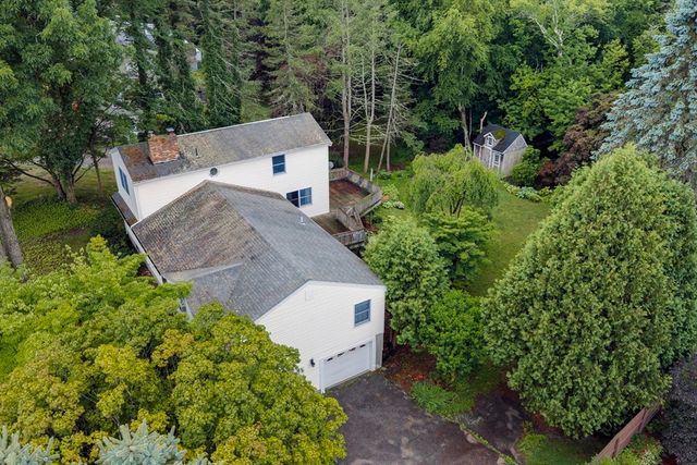 20 Brentwood Dr, Dudley, MA 01571