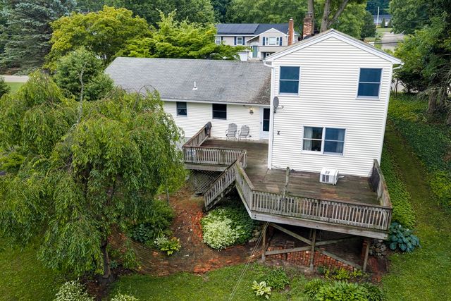 20 Brentwood Dr, Dudley, MA 01571