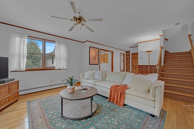 20 Brentwood Dr, Dudley, MA 01571