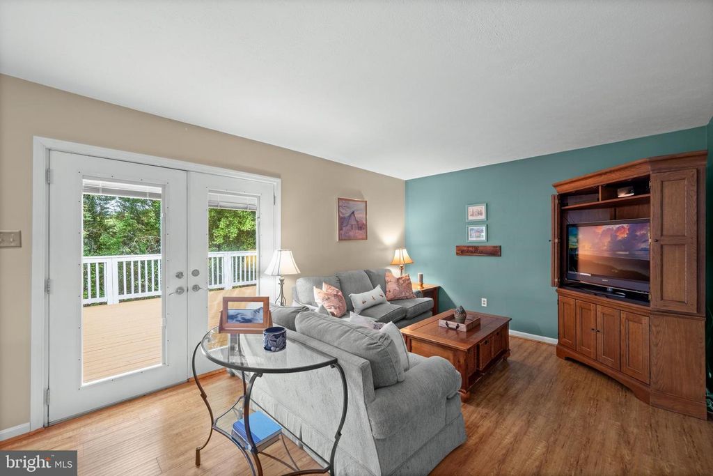 Image 21 of property listing at 6569 TYDINGS RD, Eldersburg, MD 21784