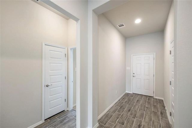 136 Thunder Oak ST, San Marcos, TX 78666