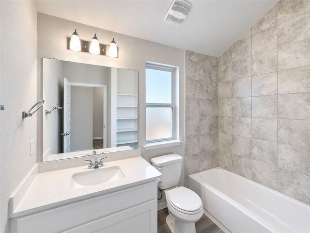 136 Thunder Oak ST, San Marcos, TX 78666