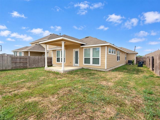 136 Thunder Oak ST, San Marcos, TX 78666
