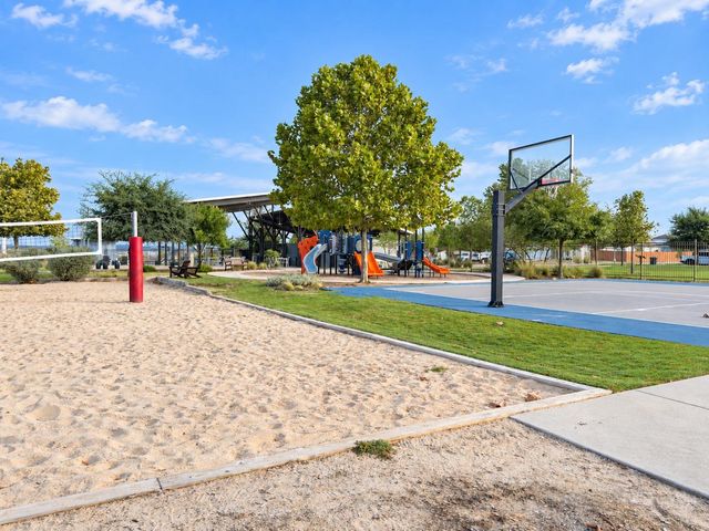 136 Thunder Oak ST, San Marcos, TX 78666