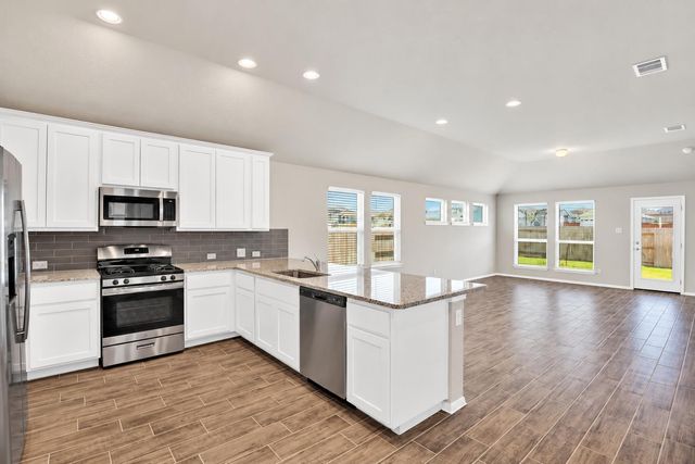 136 Thunder Oak ST, San Marcos, TX 78666