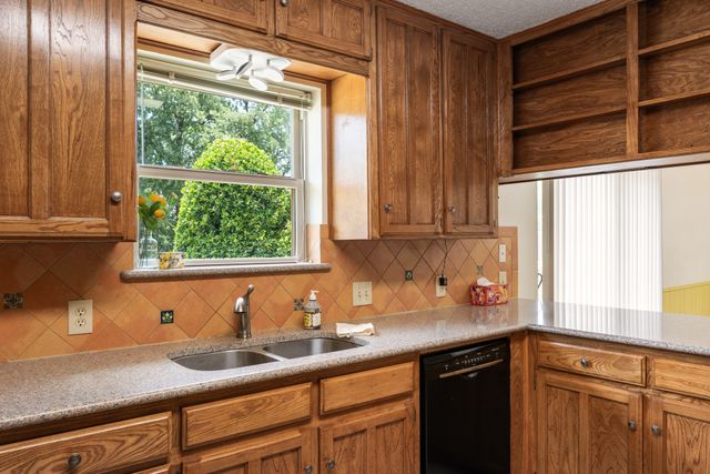 3320 Pin Oak Lane, Bedford, TX 76021