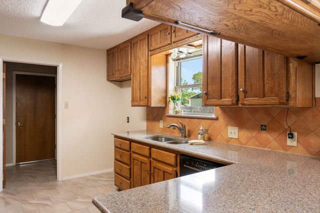 3320 Pin Oak Lane, Bedford, TX 76021
