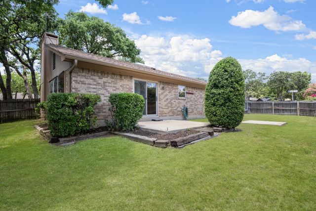 3320 Pin Oak Lane, Bedford, TX 76021