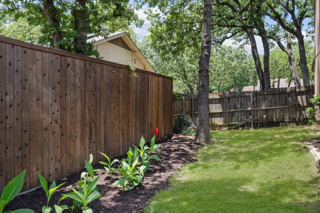 3320 Pin Oak Lane, Bedford, TX 76021
