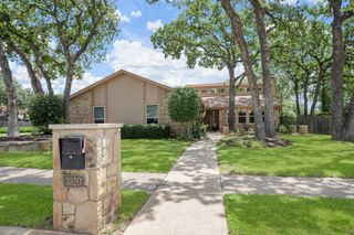 3320 Pin Oak Lane, Bedford, TX 76021