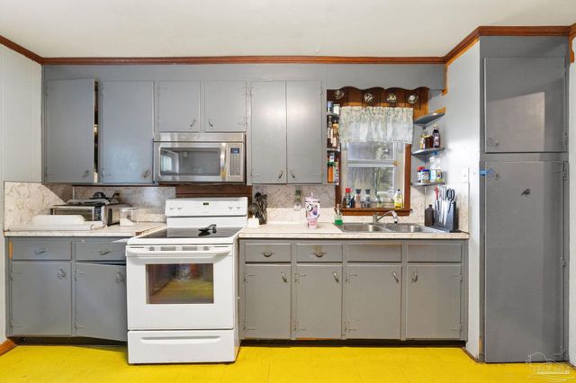 2906 W Moreno St, Pensacola, FL 32505