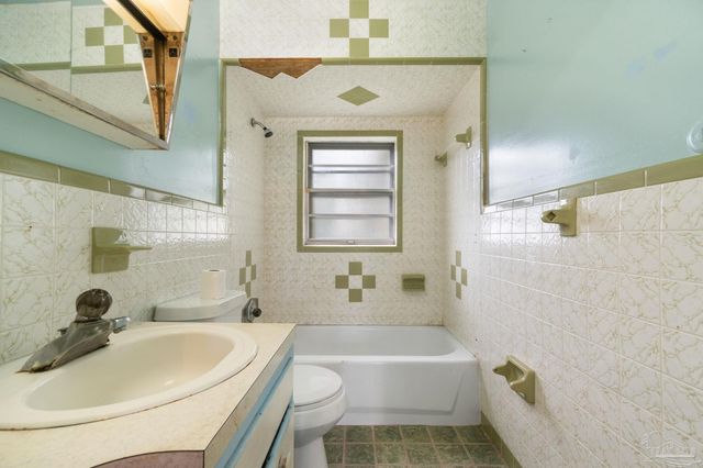 2906 W Moreno St, Pensacola, FL 32505