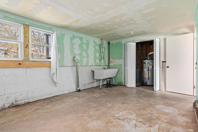 7856 Florida Circle N, Brooklyn Park, MN 55445