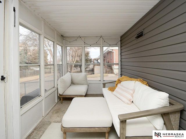 3016 S 49th Street, Omaha, NE 68106