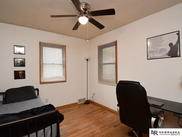 3016 S 49th Street, Omaha, NE 68106