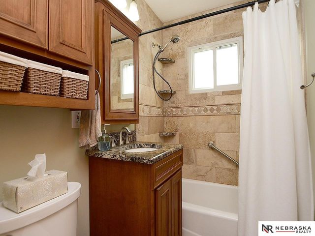 3016 S 49th Street, Omaha, NE 68106