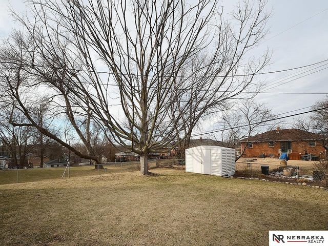 3016 S 49th Street, Omaha, NE 68106